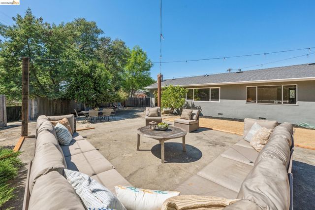 2751 Perlita Ct, Hayward, CA 94541