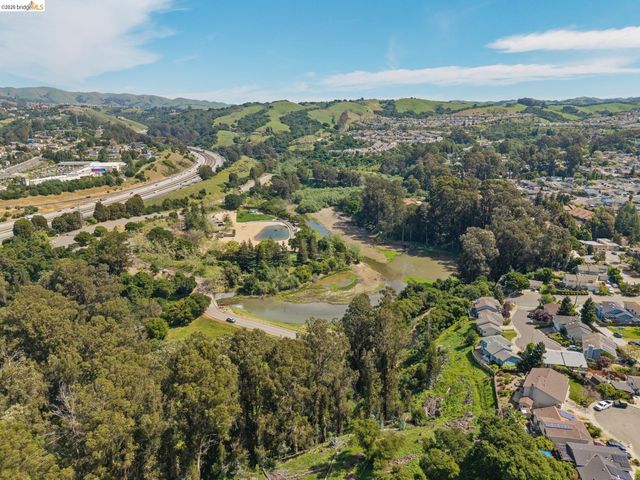 2751 Perlita Ct, Hayward, CA 94541