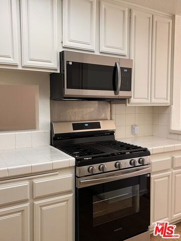 11910 Weddington Street 306, Valley Village, CA 91607