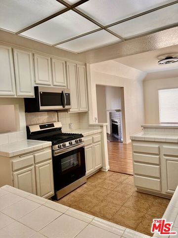 11910 Weddington Street 306, Valley Village, CA 91607