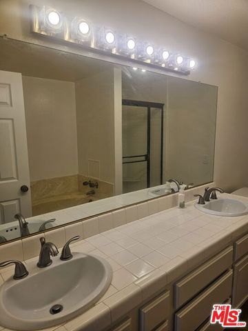 11910 Weddington Street 306, Valley Village, CA 91607