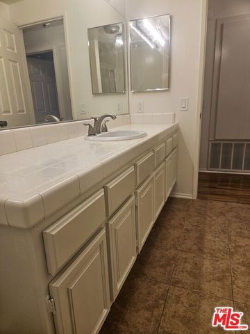 11910 Weddington Street 306, Valley Village, CA 91607