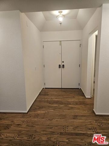 11910 Weddington Street 306, Valley Village, CA 91607