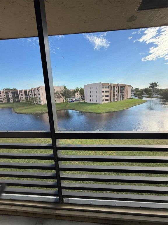10442 Sunrise Lakes Boulevard 303, Sunrise, FL 33322
