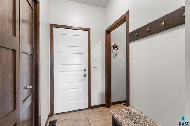 3924 S Faith Ave Avenue, Sioux Falls, SD 57110