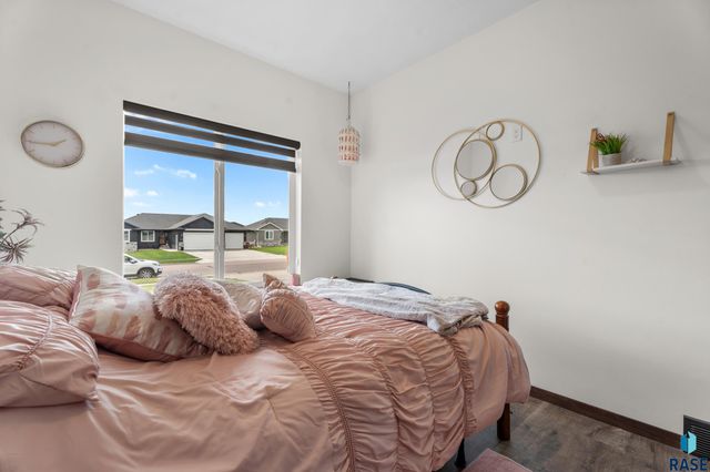 3924 S Faith Ave Avenue, Sioux Falls, SD 57110