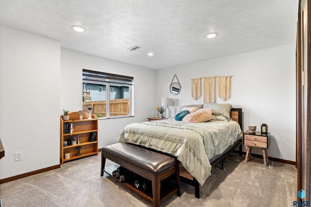3924 S Faith Ave Avenue, Sioux Falls, SD 57110