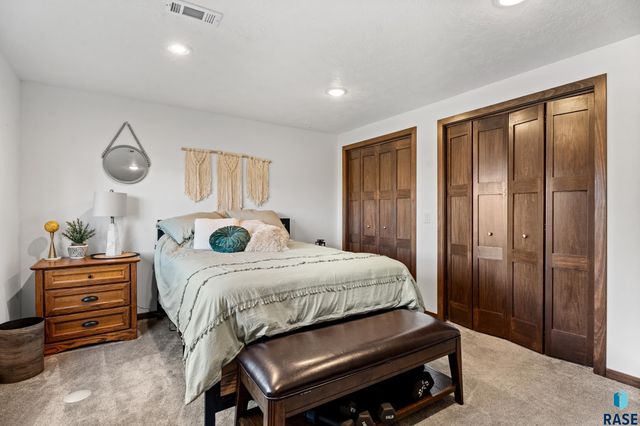 3924 S Faith Ave Avenue, Sioux Falls, SD 57110