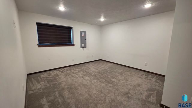 3924 S Faith Ave Avenue, Sioux Falls, SD 57110