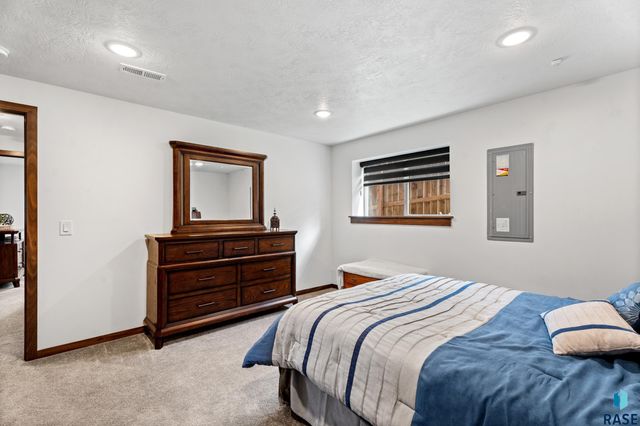 3924 S Faith Ave Avenue, Sioux Falls, SD 57110