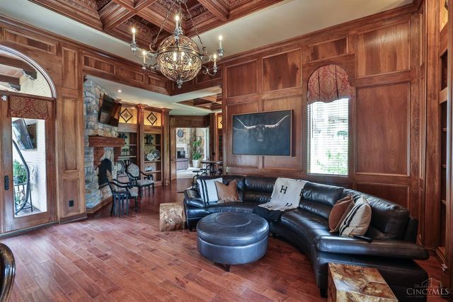 25 Vintage Walk, Montgomery, OH 45249