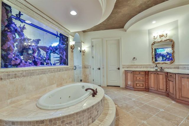 25 Vintage Walk, Montgomery, OH 45249