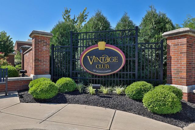 25 Vintage Walk, Montgomery, OH 45249