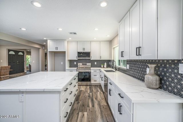 5017 E ACOMA Drive, Scottsdale, AZ 85254
