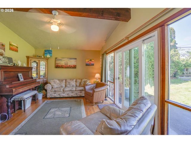 13639 Se CLAY St, Portland, OR 97233