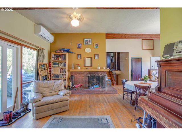 13639 Se CLAY St, Portland, OR 97233