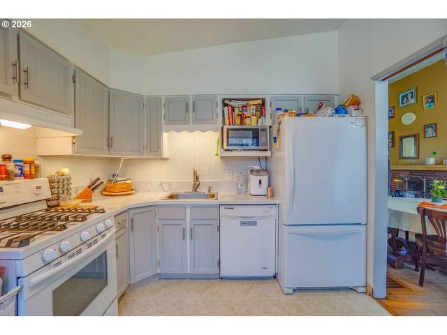 13639 Se CLAY St, Portland, OR 97233