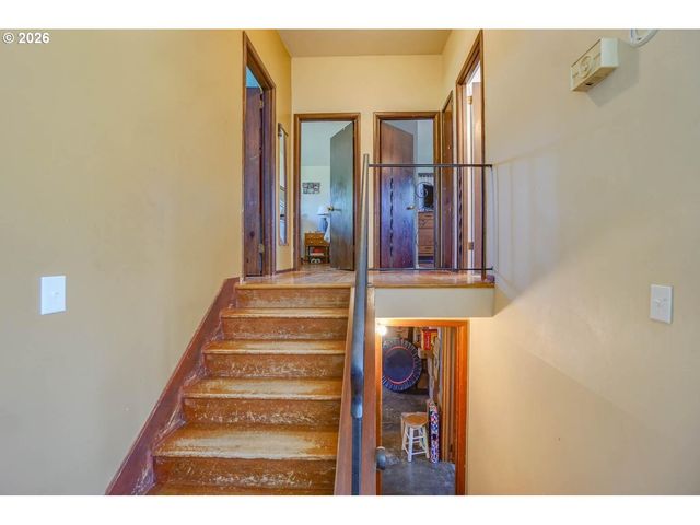 13639 Se CLAY St, Portland, OR 97233
