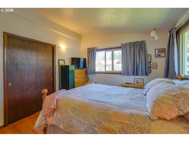 13639 Se CLAY St, Portland, OR 97233