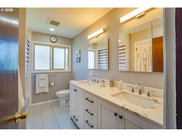 13639 Se CLAY St, Portland, OR 97233