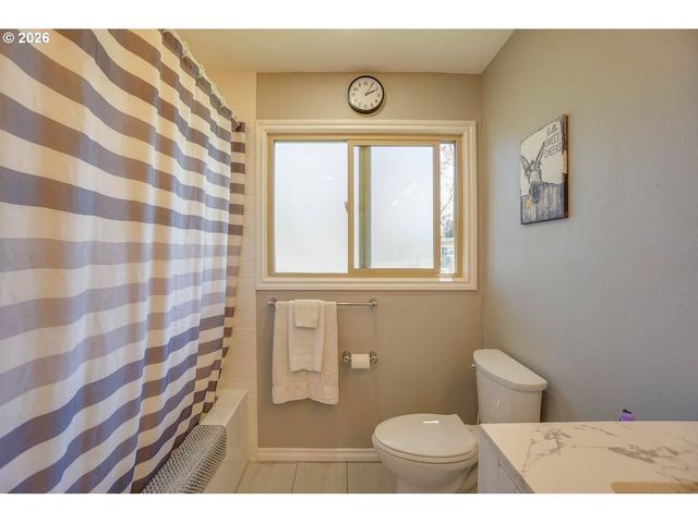 13639 Se CLAY St, Portland, OR 97233