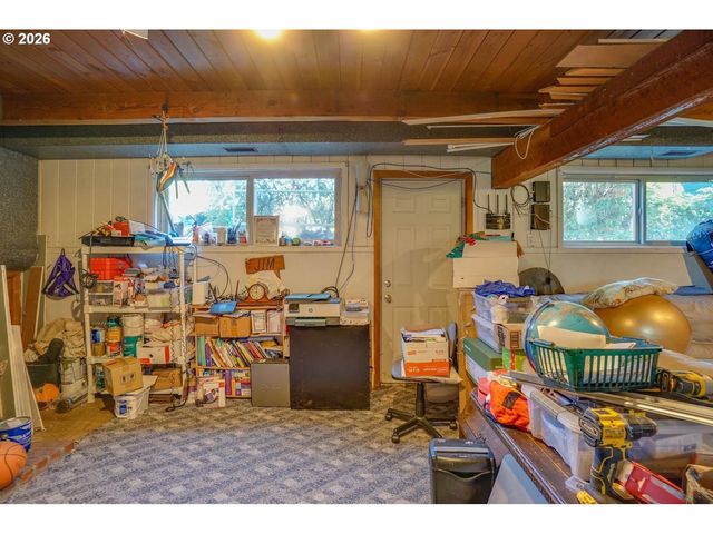 13639 Se CLAY St, Portland, OR 97233