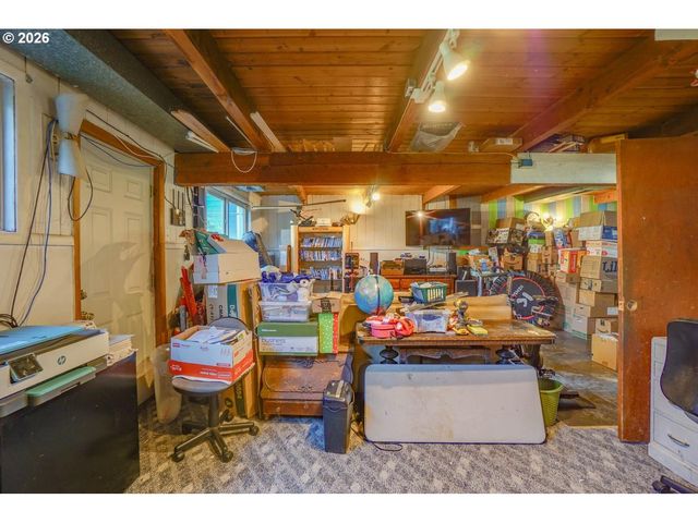 13639 Se CLAY St, Portland, OR 97233