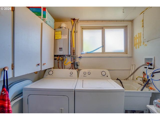 13639 Se CLAY St, Portland, OR 97233