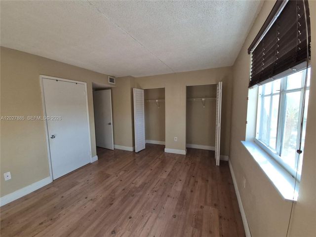 6045 NW 186th St 308, Hialeah, FL 33015