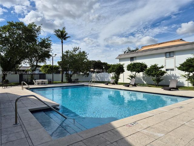 6045 NW 186th St 308, Hialeah, FL 33015
