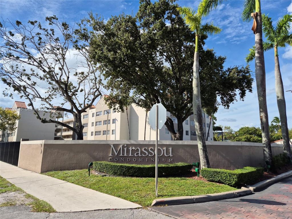 6045 NW 186th St 308, Hialeah, FL 33015