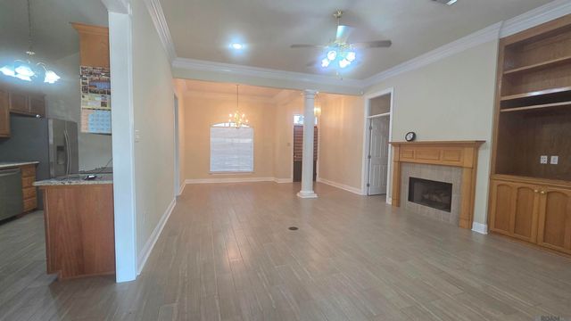 282 Allan Dr, Baton Rouge, LA 70815