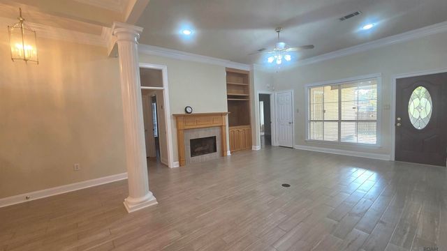 282 Allan Dr, Baton Rouge, LA 70815