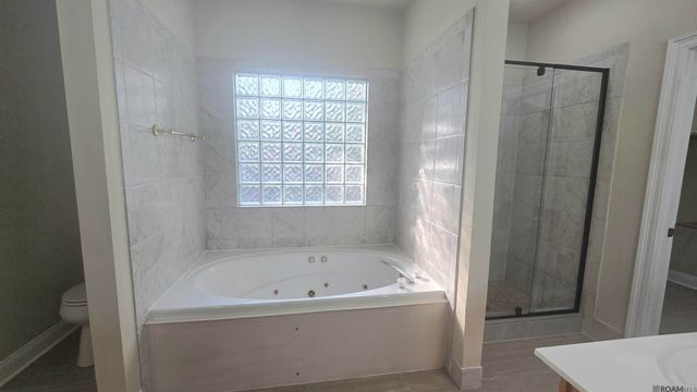 282 Allan Dr, Baton Rouge, LA 70815