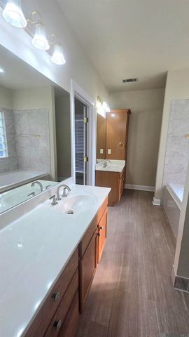 282 Allan Dr, Baton Rouge, LA 70815