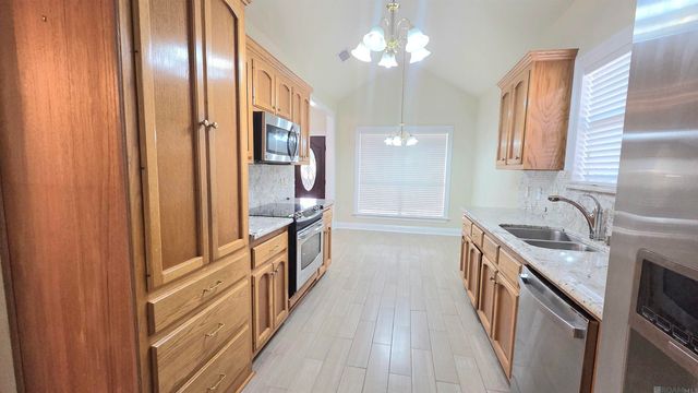 282 Allan Dr, Baton Rouge, LA 70815