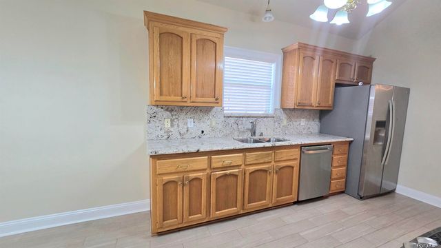 282 Allan Dr, Baton Rouge, LA 70815