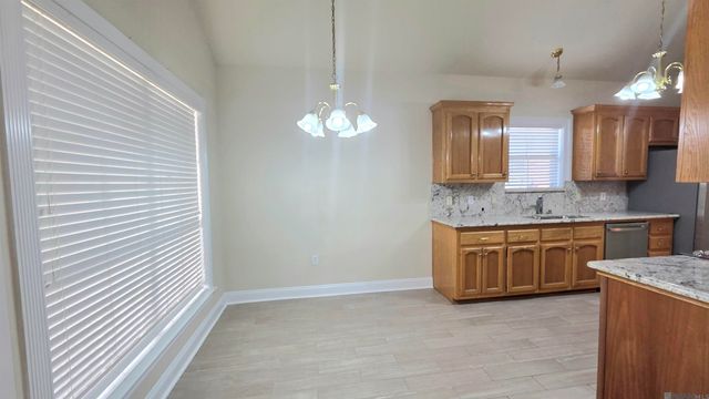 282 Allan Dr, Baton Rouge, LA 70815