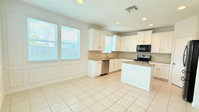 233 Quemado DR, Leander, TX 78641