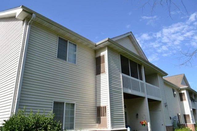 S77W19375 Lakewood DRIVE, Muskego, WI 53150