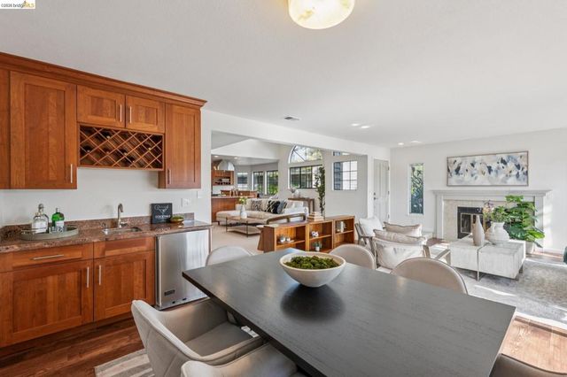 28 28 Sunny Cove Cir, Alameda, CA 94502