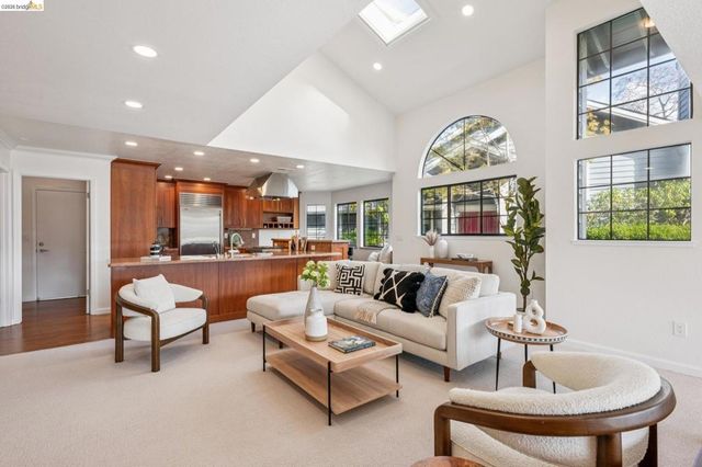 28 28 Sunny Cove Cir, Alameda, CA 94502