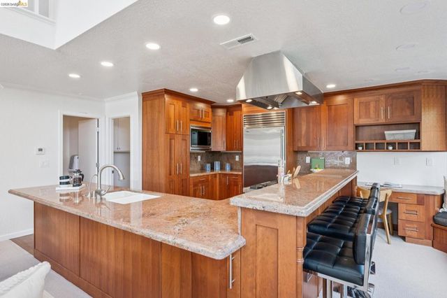 28 28 Sunny Cove Cir, Alameda, CA 94502