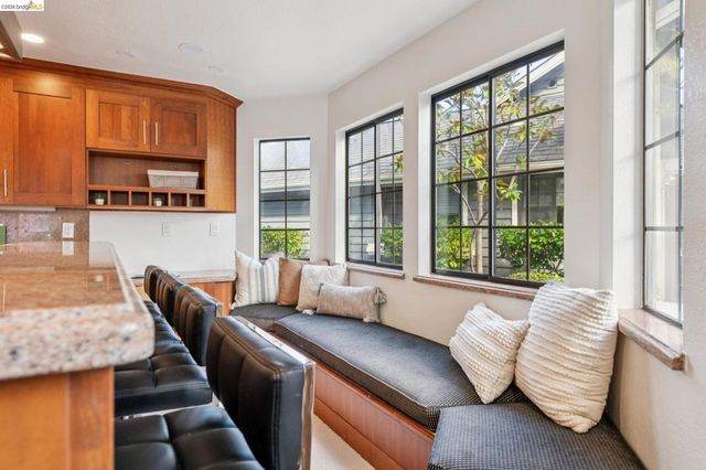 28 28 Sunny Cove Cir, Alameda, CA 94502