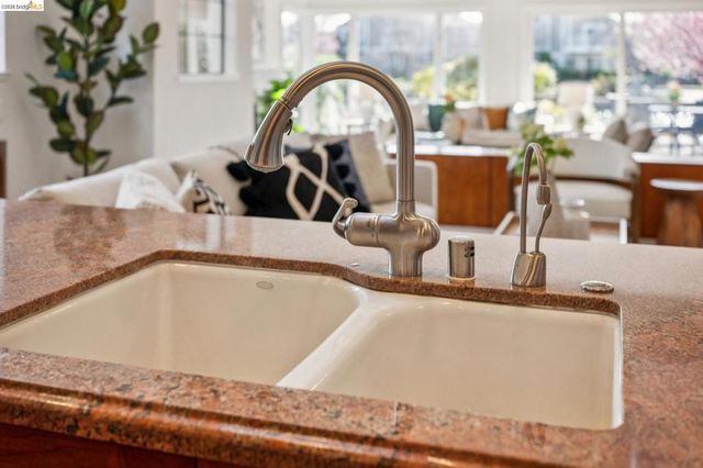 28 28 Sunny Cove Cir, Alameda, CA 94502