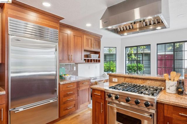 28 28 Sunny Cove Cir, Alameda, CA 94502