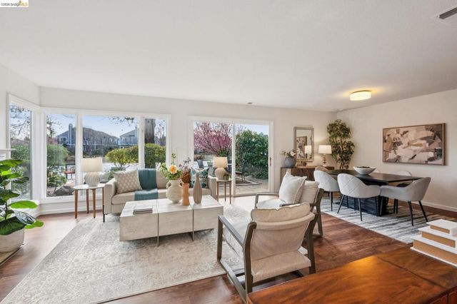 28 28 Sunny Cove Cir, Alameda, CA 94502