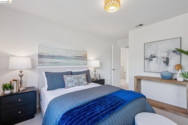 28 28 Sunny Cove Cir, Alameda, CA 94502