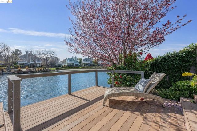 28 28 Sunny Cove Cir, Alameda, CA 94502