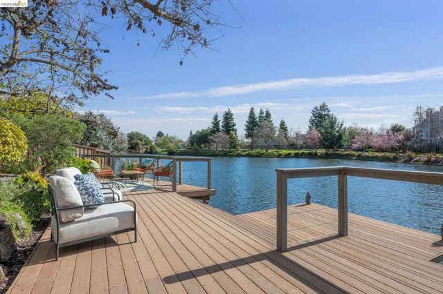 28 28 Sunny Cove Cir, Alameda, CA 94502